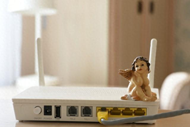 佛山电信：光猫自带WiFi可以不买路由器吗？