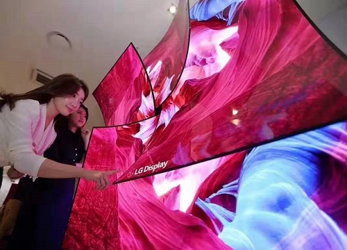 柔性OLED屏在大型商场上的应用